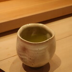 鮨 しみづ - 熱い緑茶