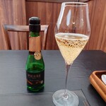 ベルエキップ - ◯ピエールゼロ
            フルーティさとドライな酸味感が心地良くて
            味わいの切り替えにも最適で美味しい