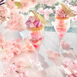 桜咲く春のパルフェ見た目も味もパティシエ渾身の一皿