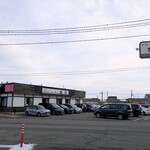 会津喜多方ラーメン 坂新 - 広い駐車場