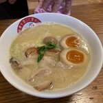 絶好鳥 - デフォルトの鶏白湯ラーメン＋煮卵トッピング