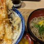 丼丼亭 - 天丼と温かいミニ蕎麦のセット