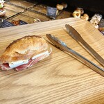 丘の上のパン屋 - 