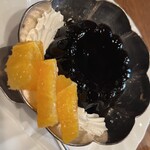 てらにし珈琲本店 - こちらが今回いただいたコーヒーゼリー(935円)本格的なお味でオススメです。生クリームとコーヒーゼリーのバランスも絶妙ですし、ゼリーそのものもとてもおいしいですよ。(❁´ω`❁)