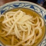 丸亀製麺 - 温かいうどんも、くにゅっと食感！