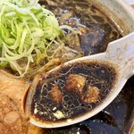 麺武 はちまき屋 - このスープがたまらん