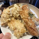 村山 満月うどん - カシワ天とちくわ天