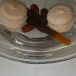 アーリア ディ タクボ - フランボワーズのマカロン