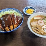 旭家食堂 - 「かつ丼普通盛り」と「中華そば(小) 」