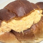 PARKER HOUSE BUTTER ROLL - トリュフ薫る卵サンドロールパン