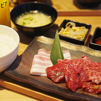 焼肉 ギュウトピア - ハラミ・霜降り・合い盛りランチ (￥1,595)