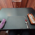 ベルエキップ - ●エクストラコース（真鴨）　24,800円
            
            ■真鴨は半身で1人分なので
            
            ●半身追加（1人で1羽の真鴨）　9,800円
            
            ●ピエールゼロ　1,890円
            
            合計　36,490円　を注文している