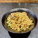 仁修樓 - ⑥ 揚州炒絲苗
      　揚州チャーハン
      　（海老、碓井豆、肩ロース焼豚、卵、
            青葱、白葱　玉葱、レタス）