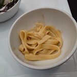 ベルエキップ - 平打パスタで意図的に柔らかくされている食感
      
      牡蠣ナーラの後味がふんわりとホントに牡蠣だなあ(^^)