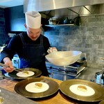 仁修樓 - ⑤蠔皇煮品鮑
      　吉浜産乾燥鮑のステーキ、
      　卵白と生クリーム添え