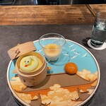 仁修樓 - ⑧ 美味甜天心
      　温かい杏仁豆腐、ラヴサーポン、
      　塩漬け卵のクッキー