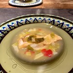 仁修樓 - ③ 酸菜烩赤鮭
                                　赤むつの酸湯、
                                　発酵野菜高菜万願寺地鶏のスープ