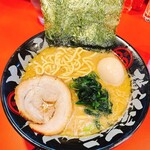 横浜家系ラーメン とんこつ本舗 - 