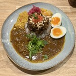 カレー サファリ - あいがけ2種 たまごトッピング