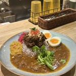 カレー サファリ - あいがけ2種 たまごトッピング