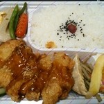 ほかほか弁当 - 地鶏の甘辛弁当￥600