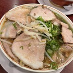 本家 第一旭 - チャーシュー麺！とにかく山盛りチャーシューです！