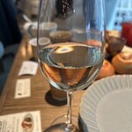 flour+water - 別料金で白ワイングラスを。パンに合う