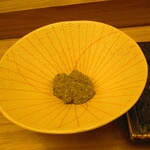 鮨処 凜 - 大将おまかせ　１５０００円（税込）　一品料理-２　釧路仙鳳趾産蒸し牡蠣　生姜とレモン【２０２５年１月】