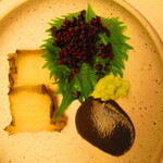 鮨処 凜 - 大将おまかせ　１５０００円（税込）　一品料理-３　蝦夷鮑の煮物　肝ソース、安曇野の山葵・紅たでと【２０２５年１月】