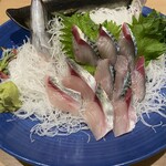 第8八千代丸 - （３）真サバ活造り、半身ゴマサバ　（黒い器の中がゴマサバ）食感ヨシ！