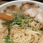 よってこや - 麺の様子など。