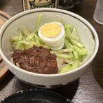 餃子・とんちゃん専門店 塚ちゃん餃子 - お通し　もやし味噌