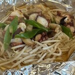 お好み焼ふじもと - モヤシの存在感あるタコ炒め