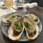 北海道鮮魚と炭火炉端焼 ふれあ - 生牡蠣！