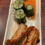 焼肉 三千里 - キムチ盛り合わせ