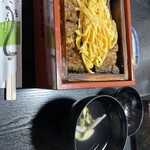 戸山うなぎ - 鰻のせいろ蒸し