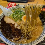 丸源ラーメン - 黒熟成醤油とんこつラーメン（麺大盛）¥869＋162