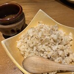 創作鉄板 粉者東京 - ガーリックライスと赤出汁