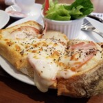 上島珈琲店 - ３種チーズのクロックムッシュ。