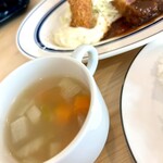 グリル ヨウジ - スープも付いて来ます★洋食によく合うスープです♪♪