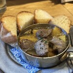 食堂Light - 砂ずりのコンフィとインカのめざめのアヒージョ  品種は分からないがさつま芋も数個入っていた