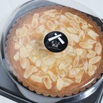 まこと商店 - 【2025.01】さつまいものアーモンドタルト(1ホール・税込1,300円)