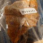 HOLLY NO.3 CROISSANT - 