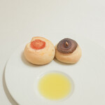 prospero - 赤玉ねぎバンズ、トマトリコッタチーズ