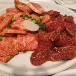 長興屋 - 料理写真:カルビ（2人前）&ハラミ（2人前）なんてボリューミーなんだ