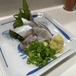 駅前酒場 - いわし刺身　600円