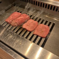 焼肉うしごろ 新宿三丁目店 - 