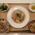 トーコーキッチン - 肉豆腐 副菜二品、豚汁、ご飯