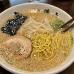 東京豚骨拉麺 藤丸 - ラーメン　880円　+　大盛り　150円