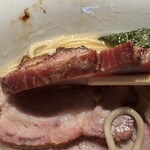 支那ソバ 小むろ - 分厚いチャーシュー